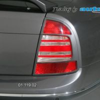 Rámeček zadních světel - pro lak Superb